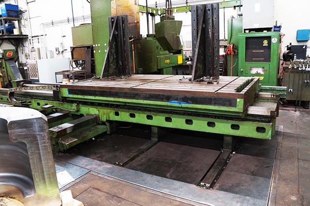 5" GIDDINGS & LEWIS ... CNC HORIZONIAL BORING MILL (PLAIN TABLE)